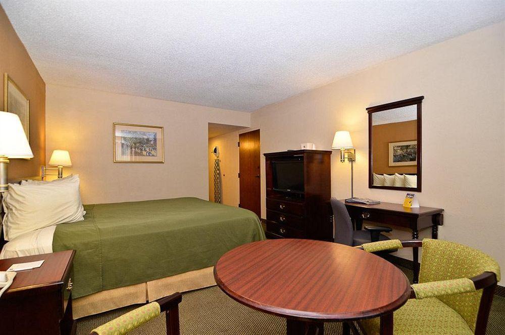 Quality Inn & Suites Atlanta Stone Mountain Habitación foto